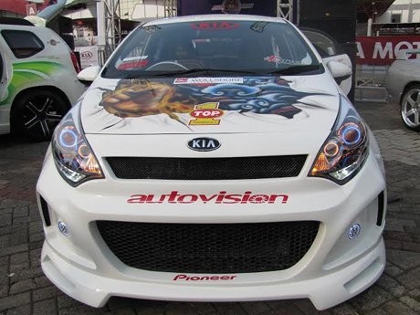 Modifikasi Mobil dalam 3 Hari, Pecahkan Rekor MURI