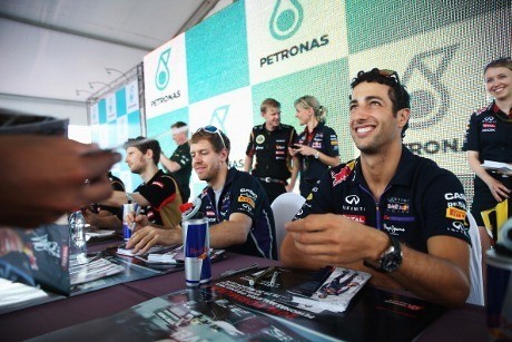 Ricciardo Beradaptasi Lebih Cepat Dibandingkan Vettel