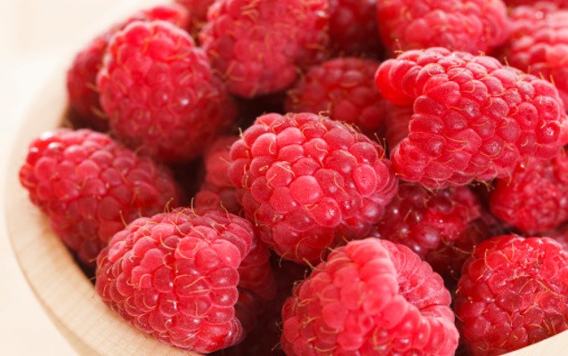 Mana yang Lebih Efektif Turunkan Berat Badan? Blueberry atau Raspberry?
