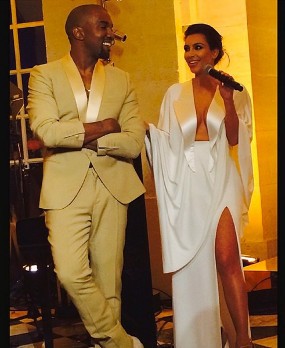 Kim Kardashian dan Kanye West Resmi Menikah di Florence