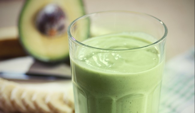 Racik Fruit Shake yang Lembut Bernutrisi Agar Kulit Halus dan Kencang