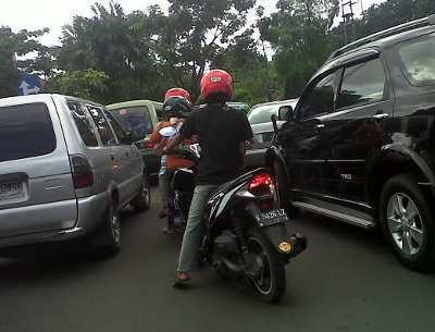 Jelang Kegiatan Sparkling Tunjungan, Arus Lalin Padat