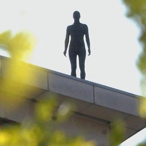 Ada Tragedi Bunuh Diri, Patung Unik Ini Batal Dipamerkan di Hong Kong