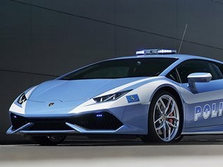 Banteng Anyar Polisi Italia