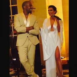 Menikah Akhir Pekan Lalu, Kim dan Kanye Lanjut Bulan Madu