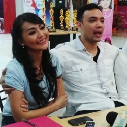 Sandy Tumiwa: Tuhan Itu Esa, Biarlah Kami Cari Kedamaian