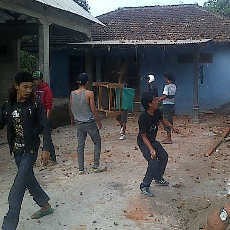 Kecewa dengan Pemkab, Rumah Kades Tarokan Dirusak Warga