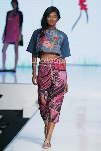 Lenny Agustin Easy Like Sunday Morning. Jakarta Fashion & Food Festival 2014 at Grand Ballroom Harris Hotel. Kelapa Gading. Jakarta. [Foto: Mohammad Abduh/Wolipop]