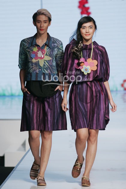 Lenny Agustin Easy Like Sunday Morning. Jakarta Fashion & Food Festival 2014 at Grand Ballroom Harris Hotel. Kelapa Gading. Jakarta. [Foto: Mohammad Abduh/Wolipop]