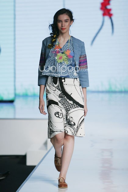 Lenny Agustin Easy Like Sunday Morning. Jakarta Fashion & Food Festival 2014 at Grand Ballroom Harris Hotel. Kelapa Gading. Jakarta. [Foto: Mohammad Abduh/Wolipop]