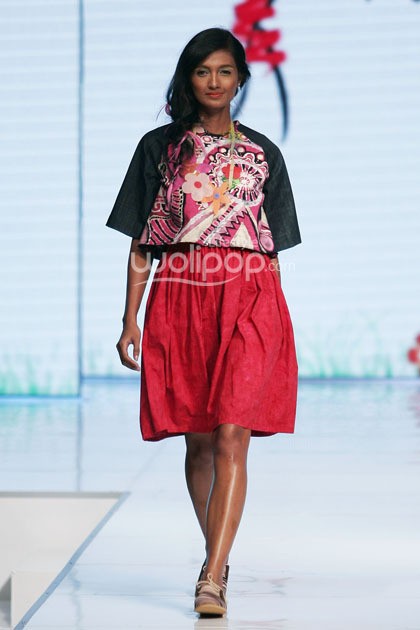 Lenny Agustin Easy Like Sunday Morning. Jakarta Fashion & Food Festival 2014 at Grand Ballroom Harris Hotel. Kelapa Gading. Jakarta. [Foto: Mohammad Abduh/Wolipop]