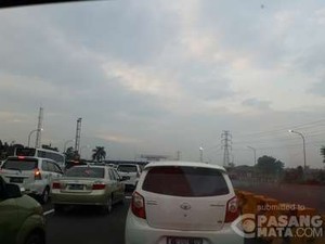 Jalanan Dalam Kota Jakarta Lengang, Lalin Padat di Ruas Keluar Kota