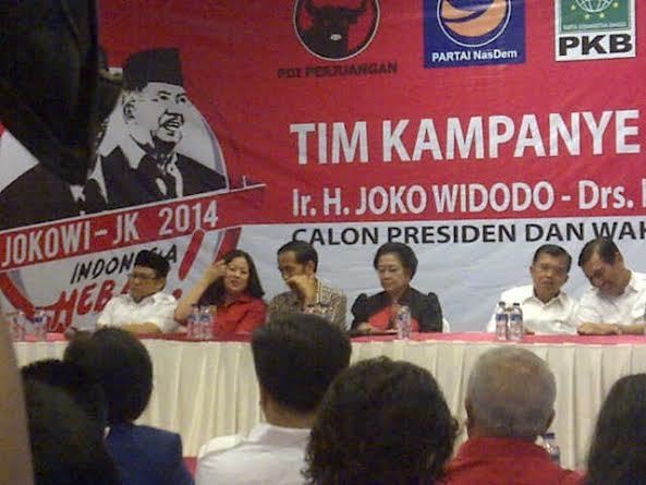 Jokowi-JK dan Pimpinan PDIP Rayakan Isra Miraj Bersama Puluhan Relawan