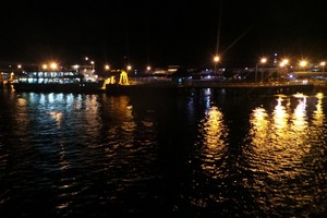 Begini Asyiknya Naik Ferry Banyuwangi-Bali di Malam Hari
