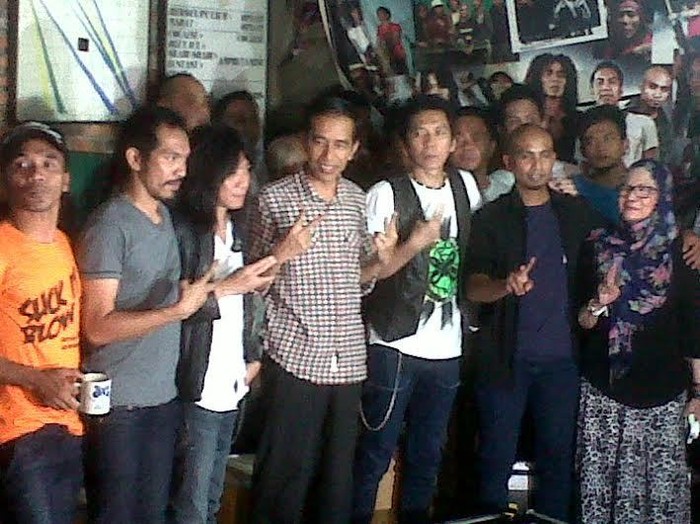 Revolusi Cinta Slank Untungkan Jokowi-JK