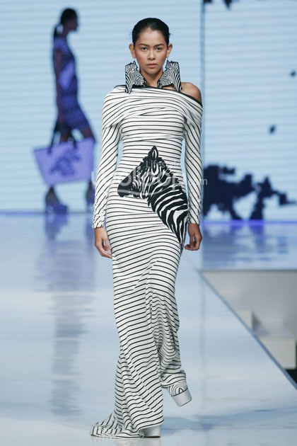 Sofie Urban Morphology. Jakarta Fashion & Food Festival 2014 at Grand Ballroom Harris Hotel. Kelapa Gading. Jakarta. [Foto: Mohammad Abduh/Wolipop]