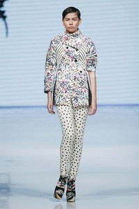 Sofie Urban Morphology. Jakarta Fashion & Food Festival 2014 at Grand Ballroom Harris Hotel. Kelapa Gading. Jakarta. [Foto: Mohammad Abduh/Wolipop]