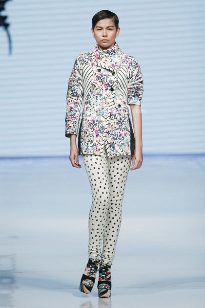 Sofie Urban Morphology. Jakarta Fashion & Food Festival 2014 at Grand Ballroom Harris Hotel. Kelapa Gading. Jakarta. [Foto: Mohammad Abduh/Wolipop]