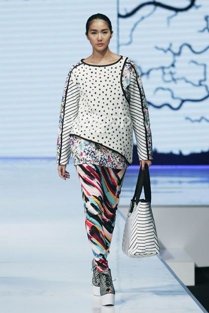 Sofie Urban Morphology. Jakarta Fashion & Food Festival 2014 at Grand Ballroom Harris Hotel. Kelapa Gading. Jakarta. [Foto: Mohammad Abduh/Wolipop]