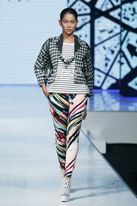 Sofie Urban Morphology. Jakarta Fashion & Food Festival 2014 at Grand Ballroom Harris Hotel. Kelapa Gading. Jakarta. [Foto: Mohammad Abduh/Wolipop]