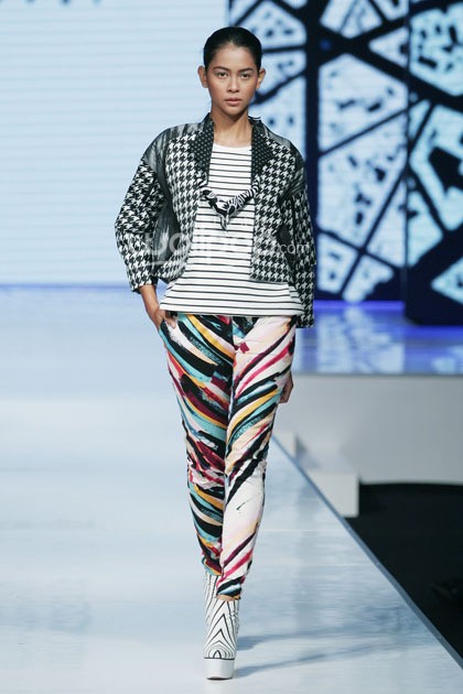 Sofie Urban Morphology. Jakarta Fashion & Food Festival 2014 at Grand Ballroom Harris Hotel. Kelapa Gading. Jakarta. [Foto: Mohammad Abduh/Wolipop]