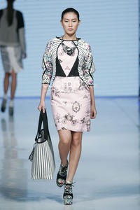 Sofie Urban Morphology. Jakarta Fashion & Food Festival 2014 at Grand Ballroom Harris Hotel. Kelapa Gading. Jakarta. [Foto: Mohammad Abduh/Wolipop]