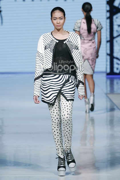 Sofie Urban Morphology. Jakarta Fashion & Food Festival 2014 at Grand Ballroom Harris Hotel. Kelapa Gading. Jakarta. [Foto: Mohammad Abduh/Wolipop]
