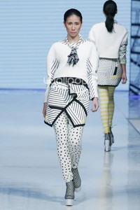 Sofie Urban Morphology. Jakarta Fashion & Food Festival 2014 at Grand Ballroom Harris Hotel. Kelapa Gading. Jakarta. [Foto: Mohammad Abduh/Wolipop]