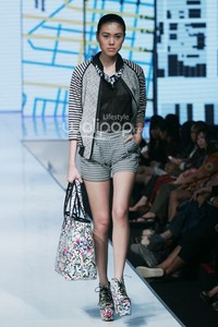 Sofie Urban Morphology. Jakarta Fashion & Food Festival 2014 at Grand Ballroom Harris Hotel. Kelapa Gading. Jakarta. [Foto: Mohammad Abduh/Wolipop]