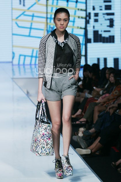 Sofie Urban Morphology. Jakarta Fashion & Food Festival 2014 at Grand Ballroom Harris Hotel. Kelapa Gading. Jakarta. [Foto: Mohammad Abduh/Wolipop]