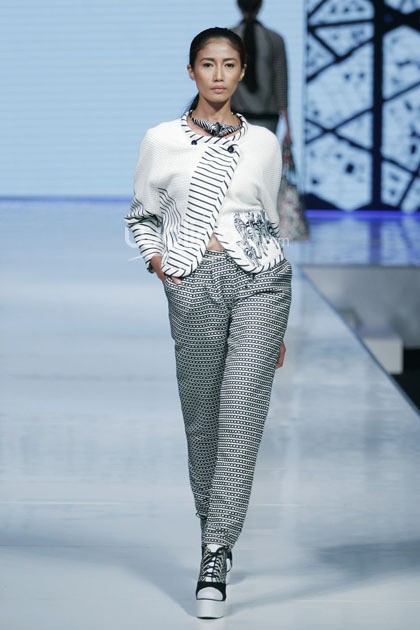 Sofie Urban Morphology. Jakarta Fashion & Food Festival 2014 at Grand Ballroom Harris Hotel. Kelapa Gading. Jakarta. [Foto: Mohammad Abduh/Wolipop]