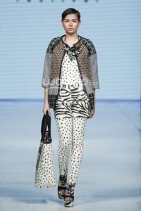 Sofie Urban Morphology. Jakarta Fashion & Food Festival 2014 at Grand Ballroom Harris Hotel. Kelapa Gading. Jakarta. [Foto: Mohammad Abduh/Wolipop]