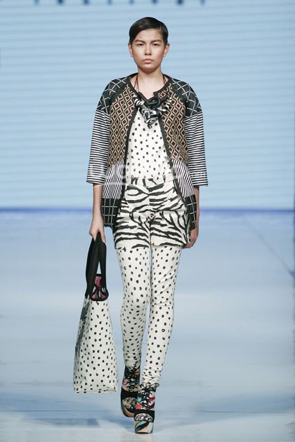 Sofie Urban Morphology. Jakarta Fashion & Food Festival 2014 at Grand Ballroom Harris Hotel. Kelapa Gading. Jakarta. [Foto: Mohammad Abduh/Wolipop]