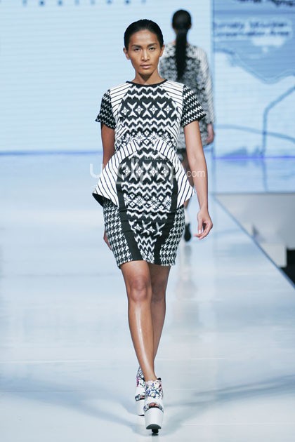 Sofie Urban Morphology. Jakarta Fashion & Food Festival 2014 at Grand Ballroom Harris Hotel. Kelapa Gading. Jakarta. [Foto: Mohammad Abduh/Wolipop]