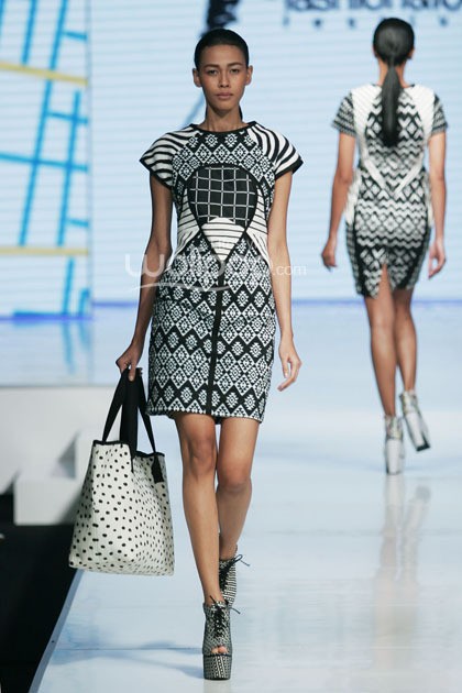 Sofie Urban Morphology. Jakarta Fashion & Food Festival 2014 at Grand Ballroom Harris Hotel. Kelapa Gading. Jakarta. [Foto: Mohammad Abduh/Wolipop]