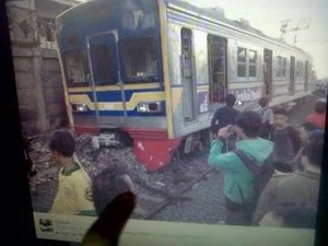 Karung Kayu yang Dilempar Ke Rel Hingga KRL Anjlok Diduga Seberat 20 Kg