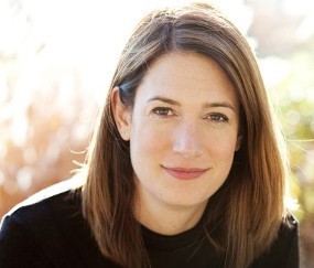 Penulis Novel Gone Girl Ditugasi Menulis Serial Shakespeare