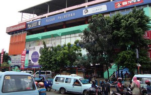 Mau Beli Sawi atau Ganti Ban Mobil? Semuanya Ada di Pasar Palmerah