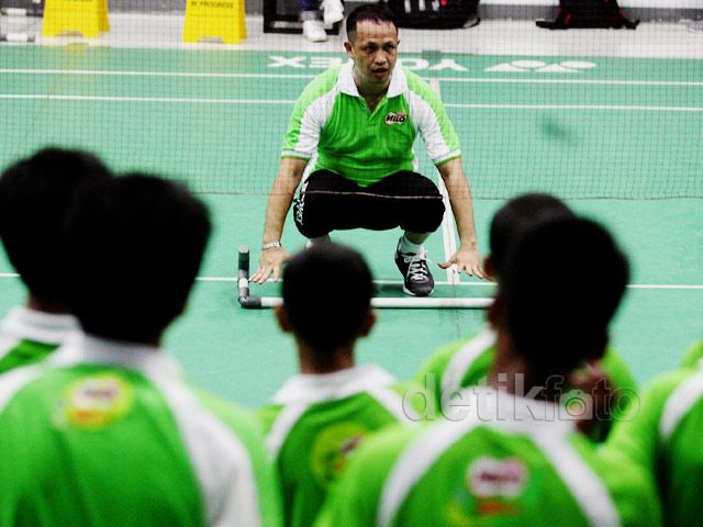 Rexy Mainaky Beri Pelatihan 39 Siswa