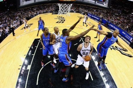 Menangi Game Kelima, Spurs Selangkah Lagi ke Final NBA