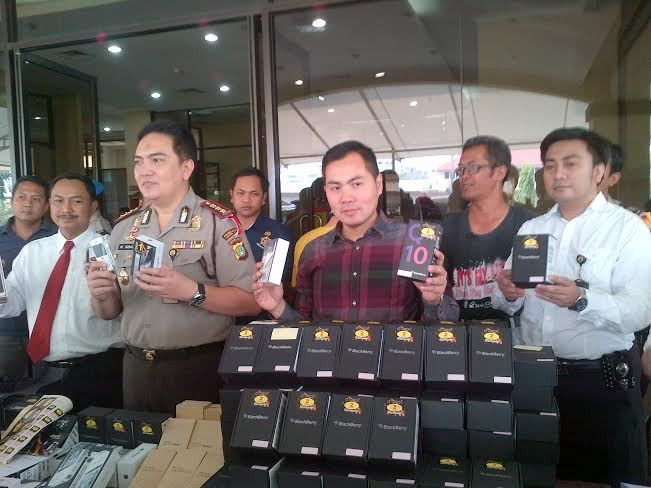 Polisi Ungkap Pabrik Rekondisi Smartphone di Jakarta Utara