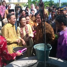 Sambangi Rumah Pengasingan Soekarno, Boediono Cuci Muka dari Sumur