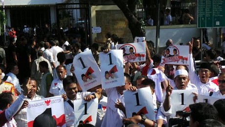 Usai Pengundian Nomor Urut di KPU, Pendukung Prabowo dan Jokowi Bersorak