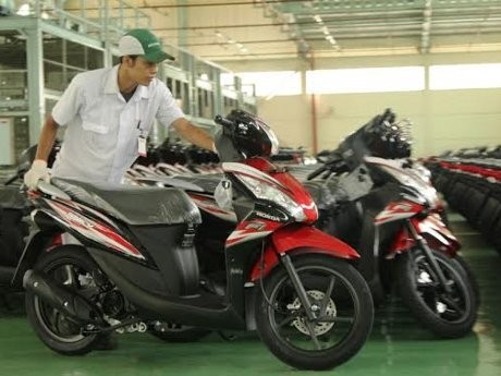 Punya Striping Baru, Honda Spacy Helm in PGM-FI Tampil Sporti