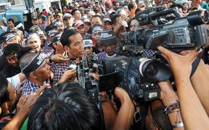Jokowi Sambangi Taman Menteng, Ratusan Pendukung Bersorak