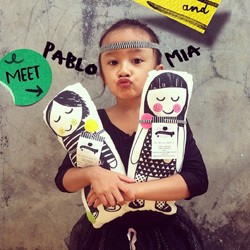 Suka Kucing Hitam, Ibu Rumah Tangga Ini Buat Kreasi Sepasang Bantal Lucu