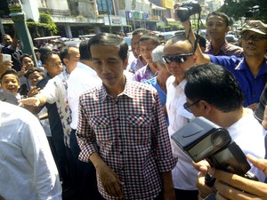 Nostalgia dan Cerita Ringan Jokowi saat Temui Ribuan Pendukung di Yogya