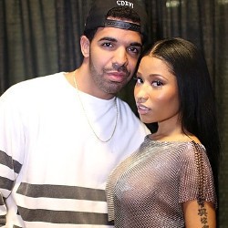 Aih... Nicki Minaj dan Drake Mesra di Atas Panggung