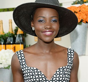 Mengintip Gaya Klasik Lupita Nyongo