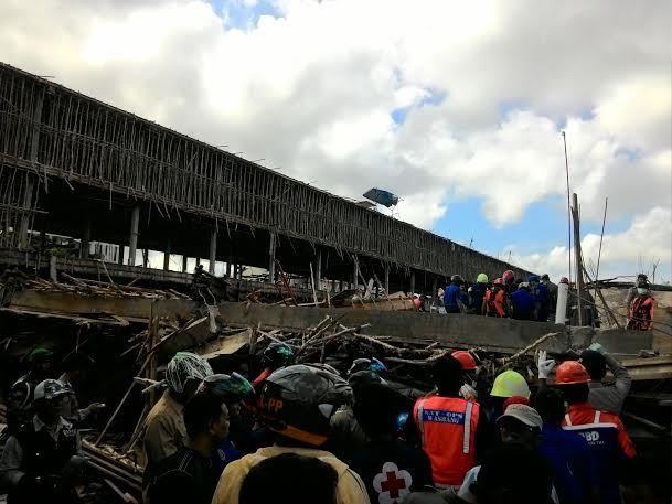 BPBD Samarinda: Sekitar 20 Pekerja Tertimbun Bangunan Ruko Ambruk